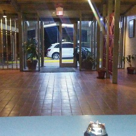 Spanish Trace Inn Athens Bagian luar foto