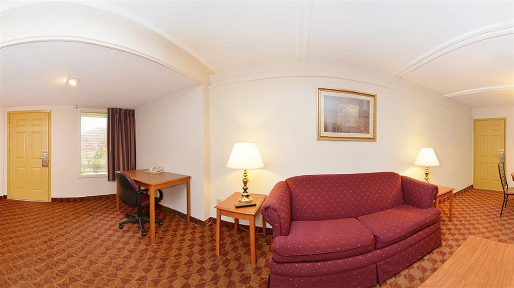 Spanish Trace Inn Athens Bagian luar foto
