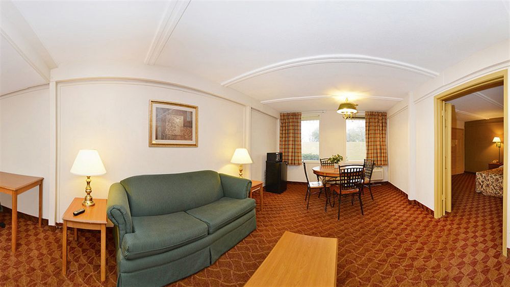 Spanish Trace Inn Athens Bagian luar foto